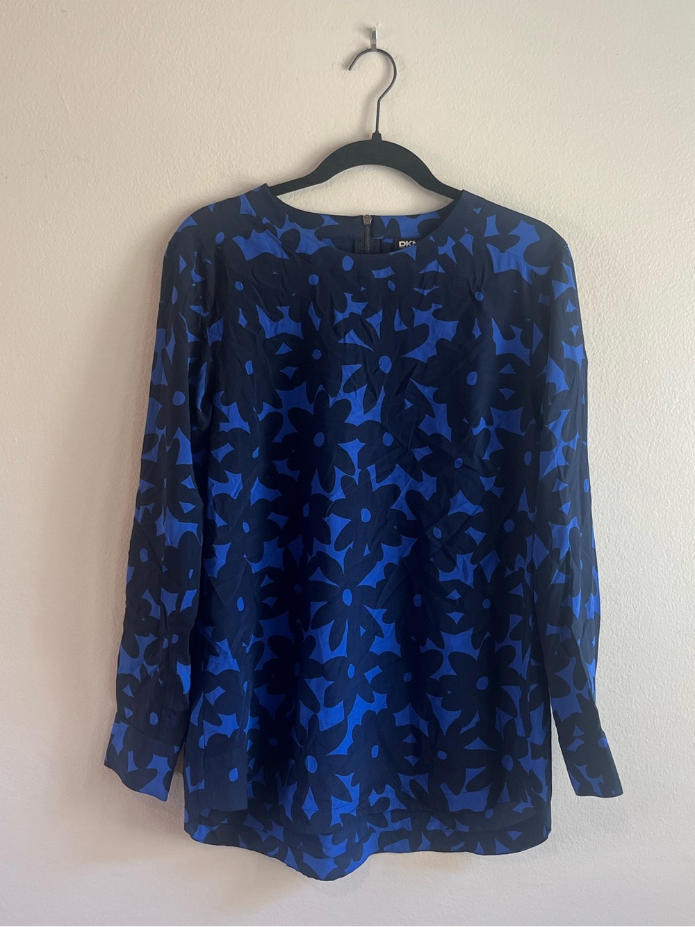 DKNY Donna Karan Blue Floral Long Sleeve Blouse Size S Back Zip
